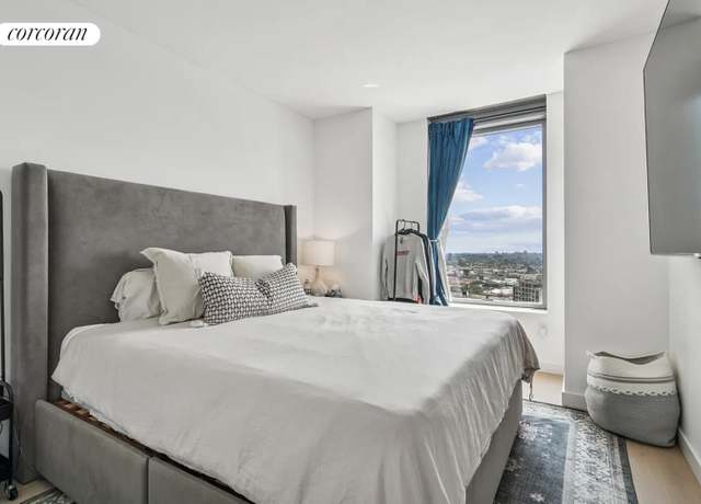 Property at 3 Court Sq #3509, New York City, NY 11101, 1 bed, 1 bath
