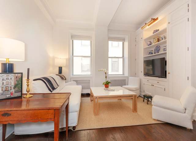 Property at 1040 Park Ave Unit 12G2, New York City, NY 10028, 1 bed, 1 bath