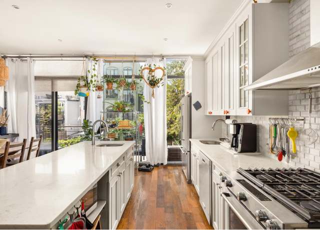 Property at 127 Cooper St, Brooklyn, NY 11207, 6 beds, 4.5 baths