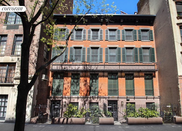 Property at 175 E 78th St, New York City, NY 10075, 4 beds, 4.5 baths