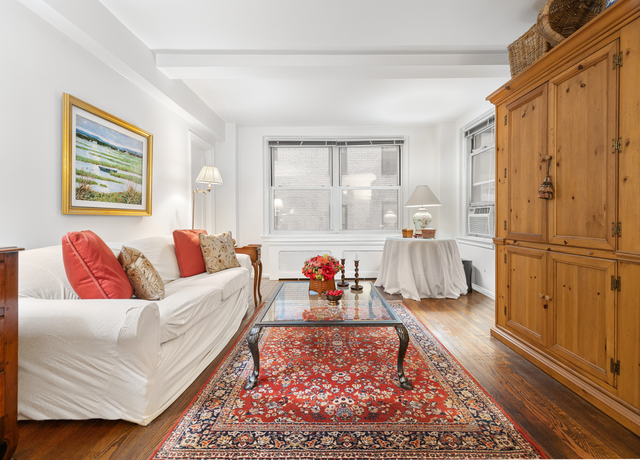 Property at 215 E 73rd St Unit 1G, New York City, NY 10021, 1 bath