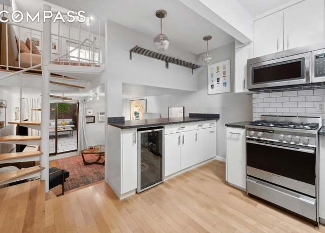 Property at 211 Thompson St Unit GLD, New York City, NY 10012, 1 bed, 1 bath