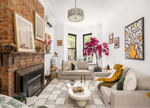 Property at 152 16th St, Brooklyn, NY 11215, 5 beds, 2.5 baths