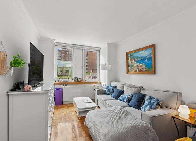 Property at 404 E 76th St Unit 4-O, New York City, NY 10021, 1 bed, 1 bath