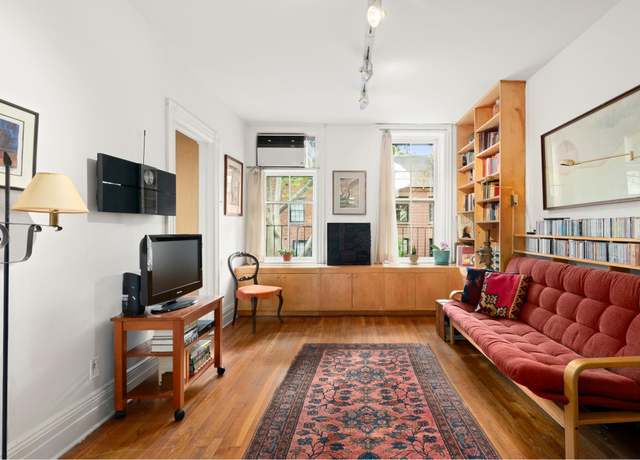 Property at 79 Perry St Unit 3R, New York City, NY 10014, 2 beds, 1 bath