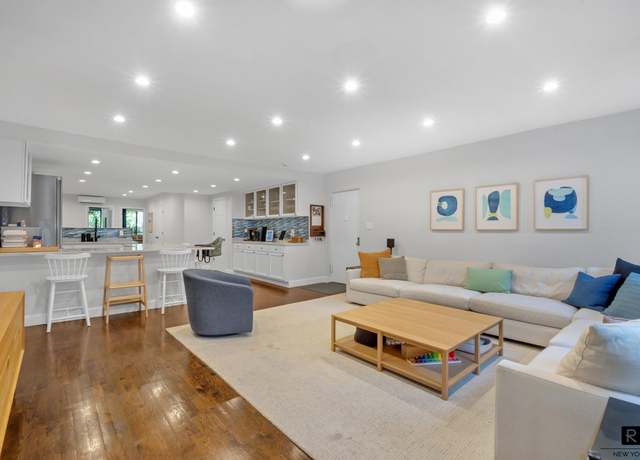 Property at 216 E 75th St Unit PE, New York City, NY 10021, 3 beds, 2 baths