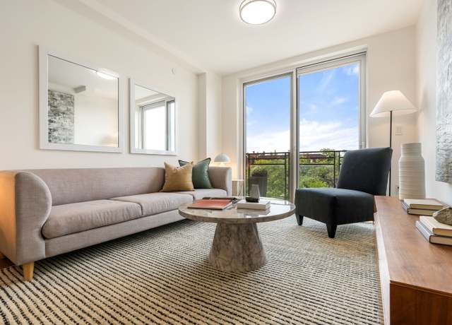 Property at 379 Ocean Pkwy Unit 3D, Brooklyn, NY 11218, 1 bed, 1 bath