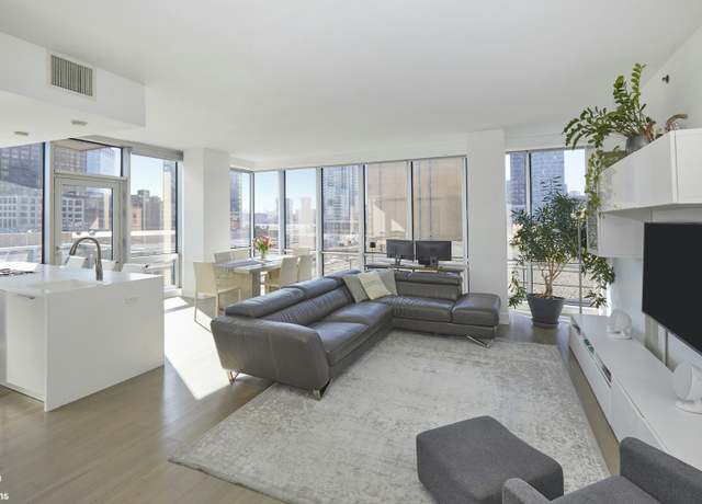 Property at 5-19 Borden Ave Unit 3H, New York City, NY 11101, 2 beds, 2 baths