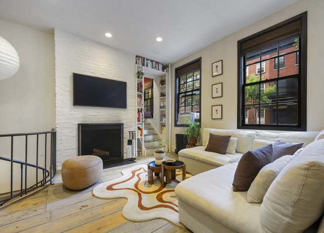 Property at 49 King St #5, New York City, NY 10014, 2 beds, 2 baths