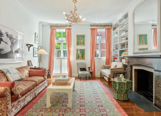 Property at 27 Perry St, New York City, NY 10014, 5 beds, 4.5 baths