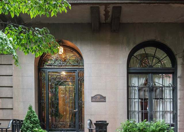 Property at 28 W 10th St, New York City, NY 10011, 7 beds, 7.5 baths