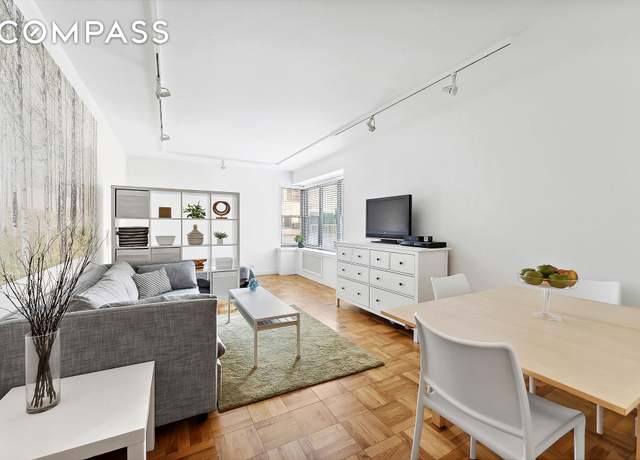 Property at 2 5th Ave Unit 2U, New York City, NY 10011, 1 bath