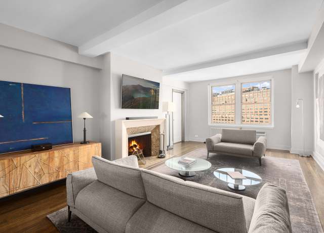 Property at 2 Horatio St Unit 15J, New York City, NY 10014, 1 bed, 1 bath