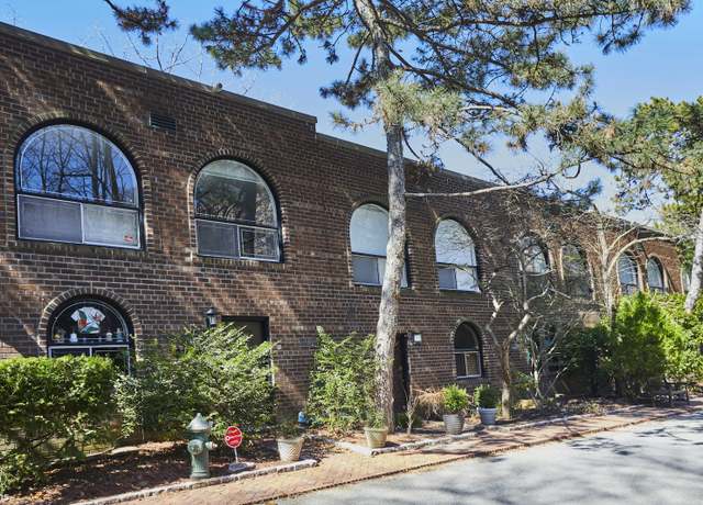 Property at 4425 Douglas Ave Unit TH3, New York City, NY 10471, 4 beds, 3.5 baths