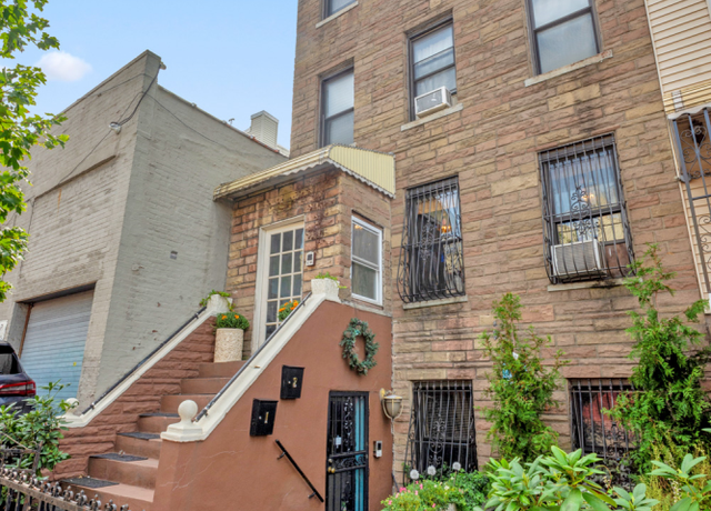 Property at 174 17th St, Brooklyn, NY 11215, 6 beds, 5 baths