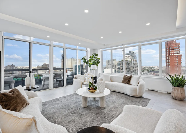 Property at 422 E 72nd St Unit 37AD, New York City, NY 10021, 4 beds, 3.5 baths