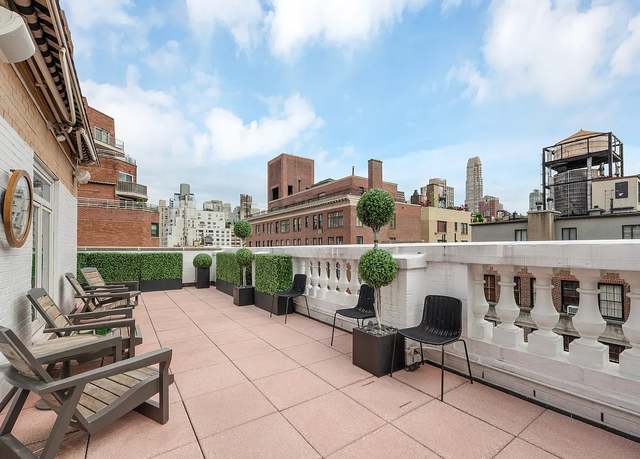 Property at 111 E 75th St Ph 10A, New York City, NY 10021, 1 bed, 1.5 baths