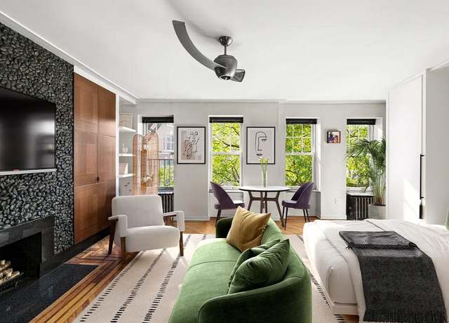 Property at 104 Bedford St Unit 4E, New York City, NY 10014, 1 bath