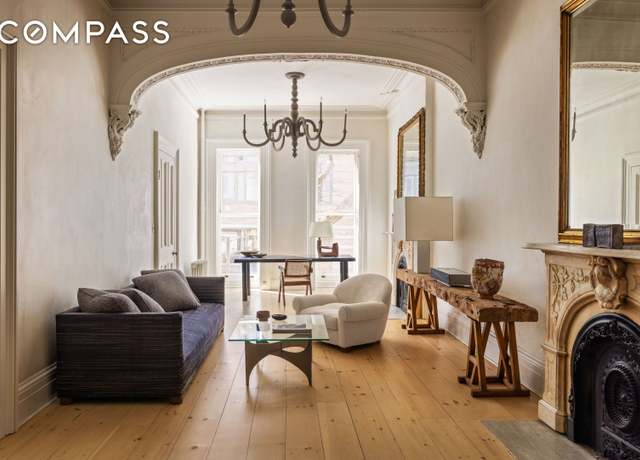 Property at 125 W 15th St, New York City, NY 10011, 5 beds, 4 baths