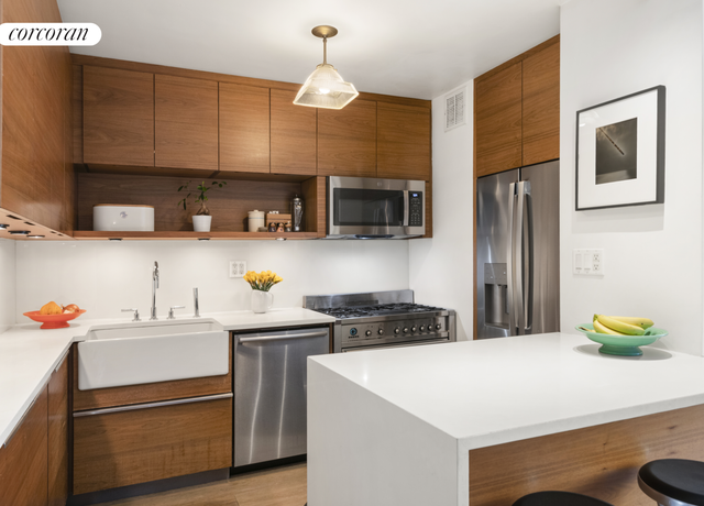 Property at 2 Charlton St Unit 4C, New York City, NY 10013, 2 beds, 2 baths