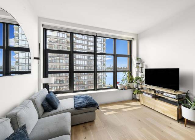 Property at 29 Huron St Unit 7DW, Brooklyn, NY 11222, 1 bed, 1 bath