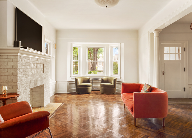 Property at 216 E 21st St, Brooklyn, NY 11226, 6 beds, 3 baths