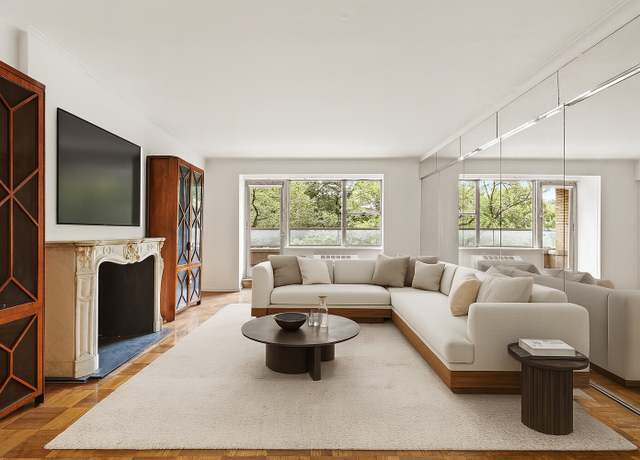 Property at 860 5th Ave Unit 4H, New York City, NY 10065, 3 beds, 3 baths