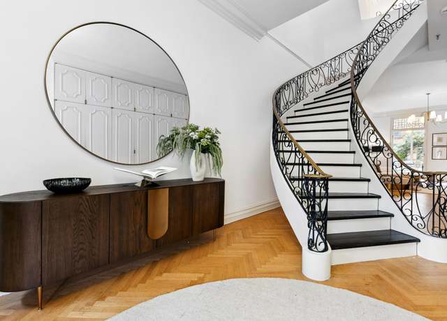 Property at 40 W 83rd St, New York City, NY 10024, 5 beds, 6 baths