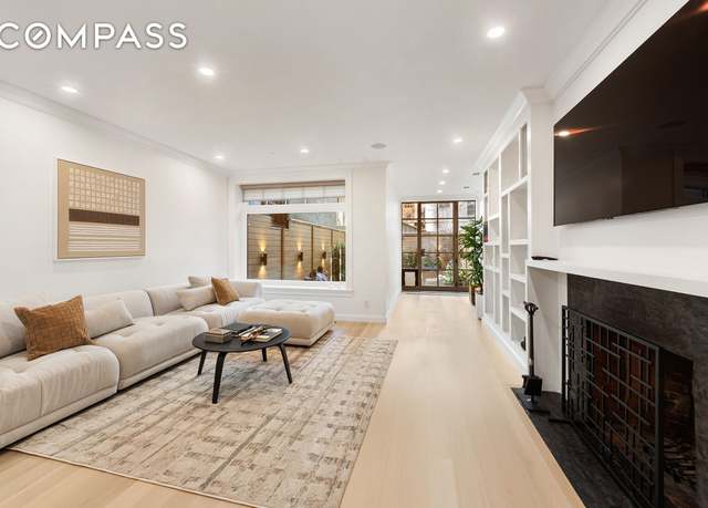 Property at 9 W 84th St, New York City, NY 10024, 6 beds, 6 baths