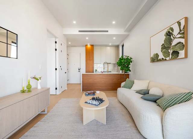 Property at 31-16 21st St Unit 4-F, New York City, NY 11106, 1 bed, 1 bath