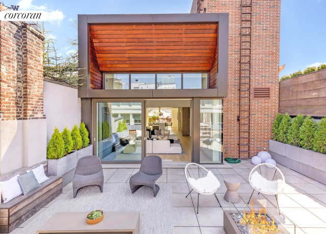 Property at 10 Greene St, New York City, NY 10013, 4 beds, 4.5 baths