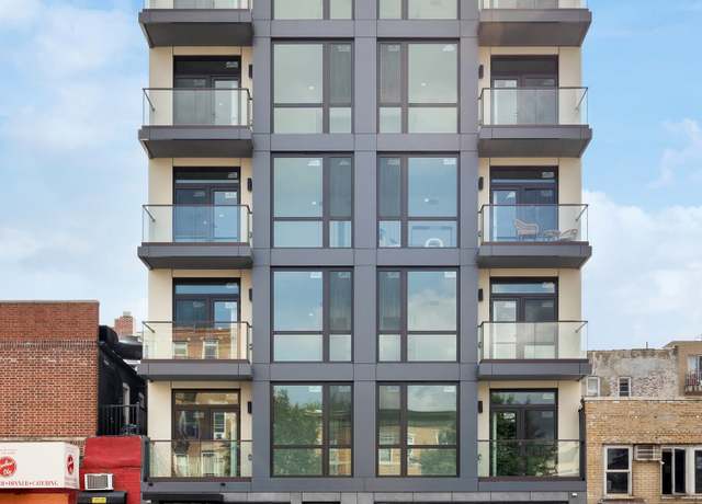 Property at 11-52 44th Dr Unit 7-B, New York City, NY 11101, 2 beds, 2 baths
