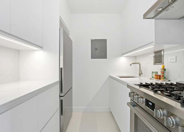 Property at 45 W 67th St Unit 25F, New York City, NY 10023, 1 bed, 1 bath