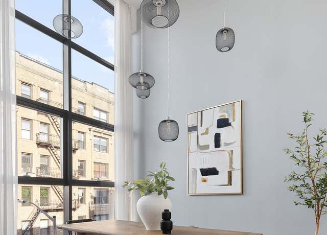 Property at 114 S 2nd St #2, Brooklyn, NY 11249, 3 beds, 2.5 baths