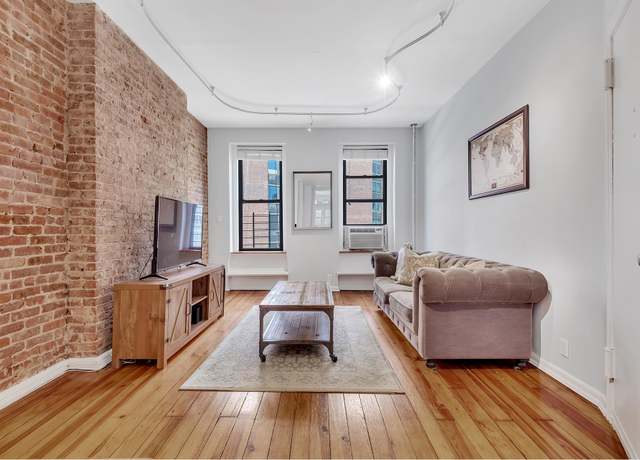 Property at 206 E 90th St Unit 4W, New York City, NY 10128, 1 bed, 1 bath