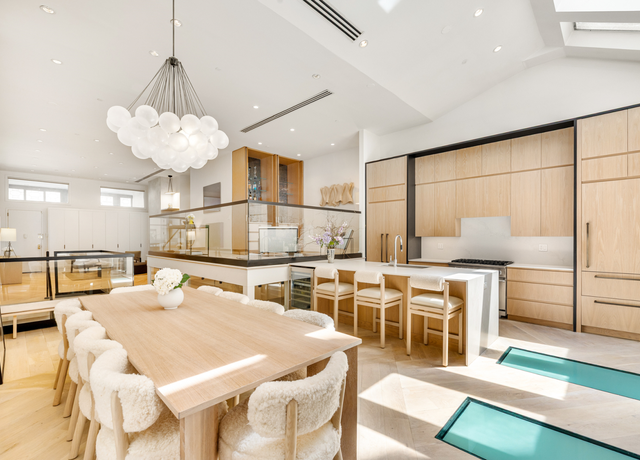 Property at 53 Warren St #1, New York City, NY 10007, 3 beds, 3 baths