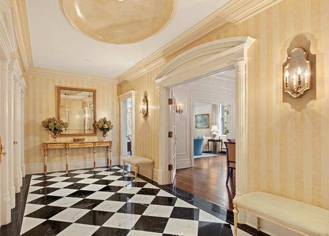 Property at 960 Park Ave Unit 1E, New York City, NY 10028, 3 beds, 2.5 baths