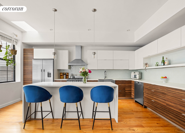 Property at 449 Evergreen Ave #1, Brooklyn, NY 11221, 3 beds, 2.5 baths