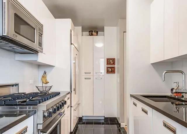 Property at 46-30 Center Blvd #203, New York City, NY 11109, 1 bed, 1 bath