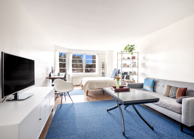 Property at 360 W 22nd St Unit 8N, New York City, NY 10011, 1 bath