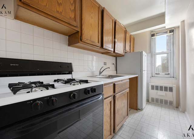 Property at 310 E 70th St Unit 10-L, New York City, NY 10021, 1 bed, 1 bath