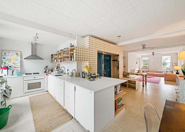 Property at 131 Bedford Ave #3, Brooklyn, NY 11211, 1 bed, 1 bath