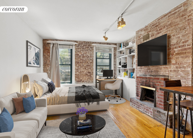Property at 84 Horatio St Unit 4C, New York City, NY 10014, 1 bath