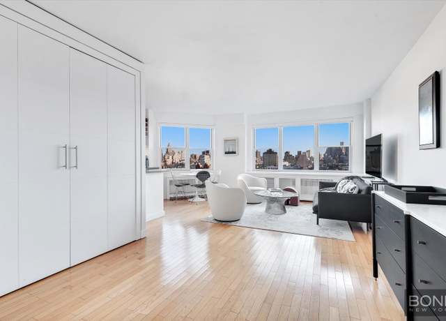 Property at 14 Horatio St Unit 12J, New York City, NY 10014, 1 bath