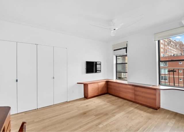 Property at 253 W 16th St Unit 6D, New York City, NY 10011, 1 bath