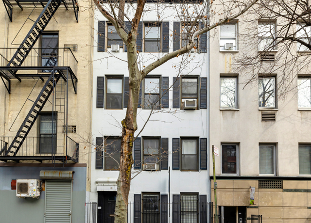 Property at 131 E 29th St, New York City, NY 10016, 10 beds, 4 baths