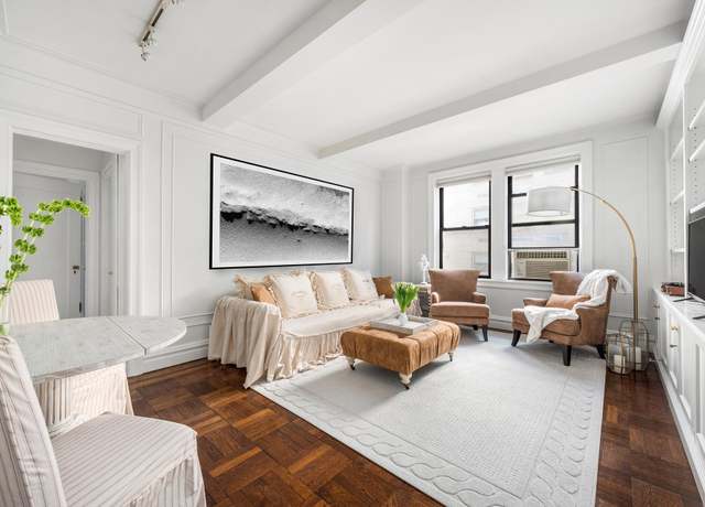 Property at 119 E 84th St Unit 4C, New York City, NY 10028, 2 beds, 1.5 baths