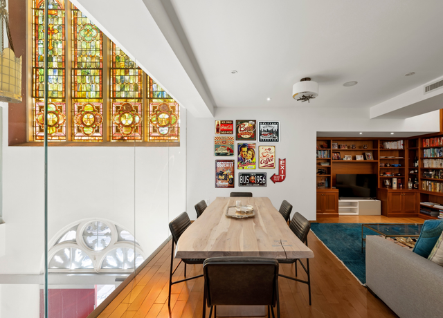 Property at 135 W 4th St Unit 3W, New York City, NY 10012, 2 beds, 2 baths