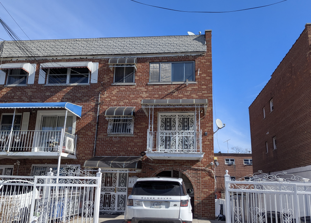 Property at 428 Bolton Ave, New York City, NY 10473, 9 beds, 3.5 baths