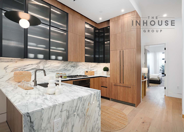 Property at 130 Huron St #1, Brooklyn, NY 11222, 2 beds, 2.5 baths
